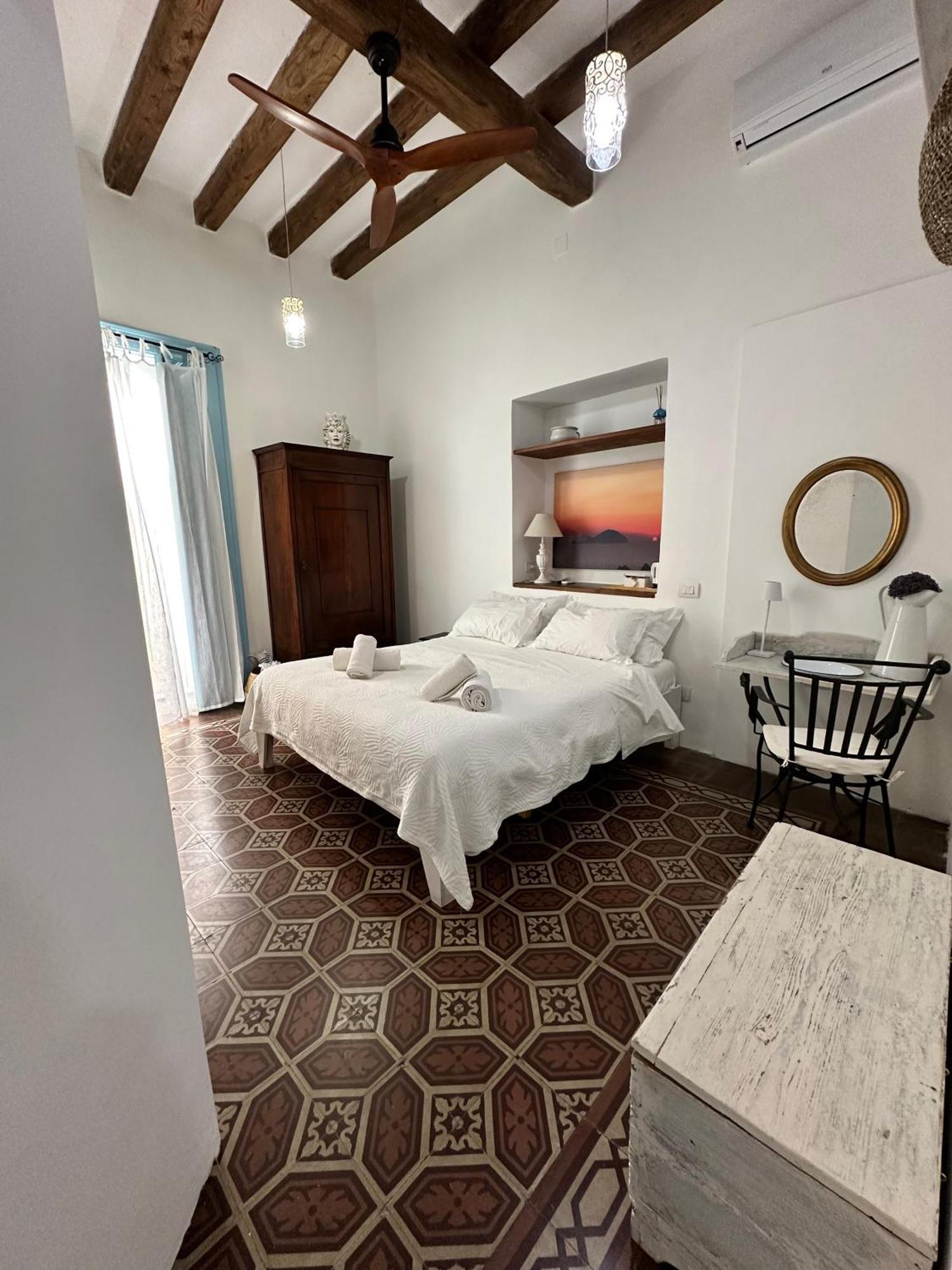 Antica Dimora Santa Marina Salina Bed & Breakfast Ngoại thất bức ảnh