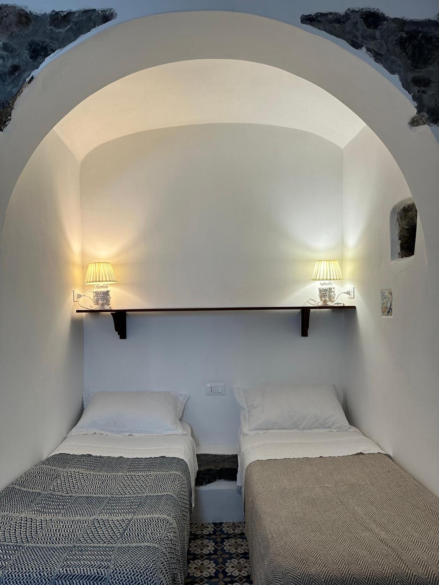Antica Dimora Santa Marina Salina Bed & Breakfast Ngoại thất bức ảnh